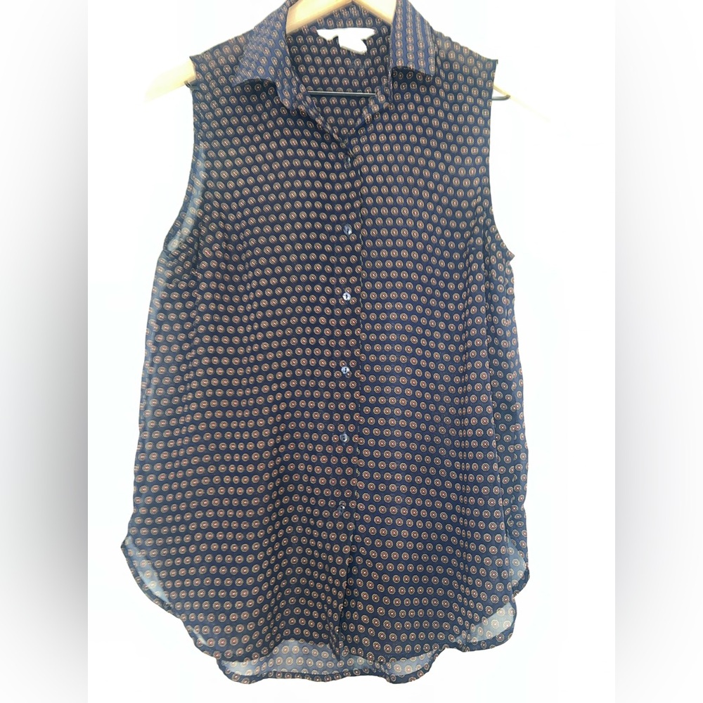 Sheer sleeveless menswear print crêpe blouse in navy and red, size 2